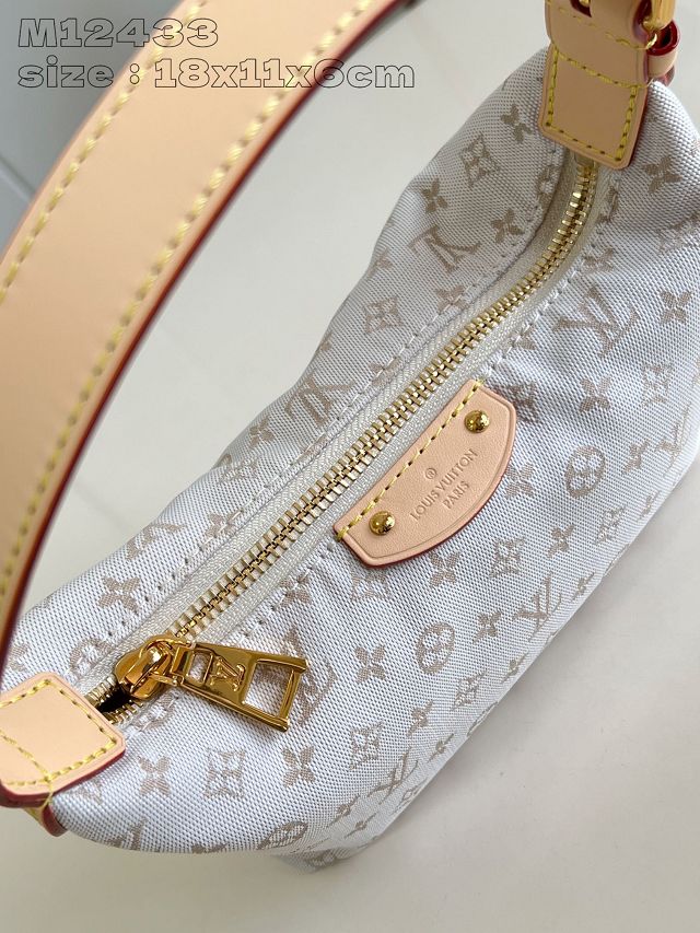 Louis vuitton original monogram canvas hills pochette M12433 white