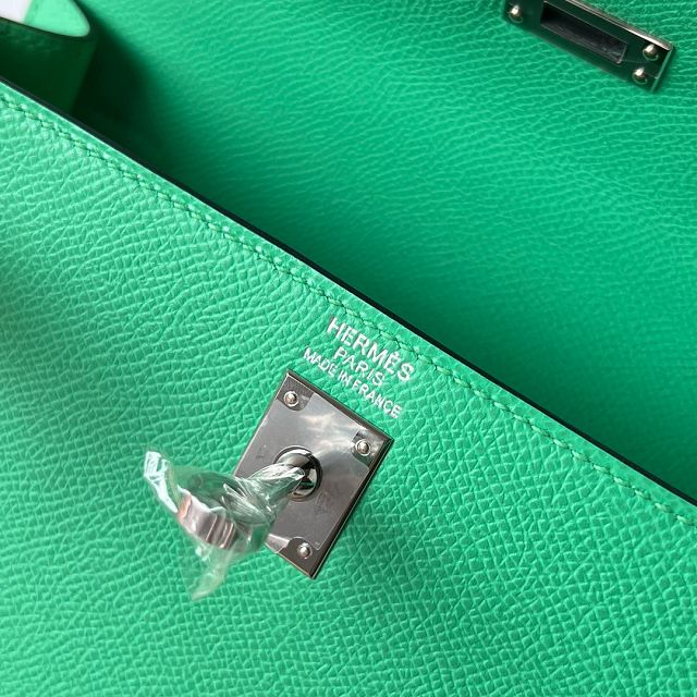 Hermes original epsom leather kelly 32 bag K32-1 vert comics