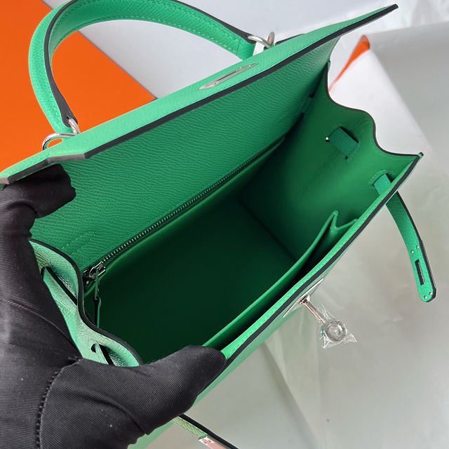 Hermes original epsom leather kelly 32 bag K32-1 vert comics