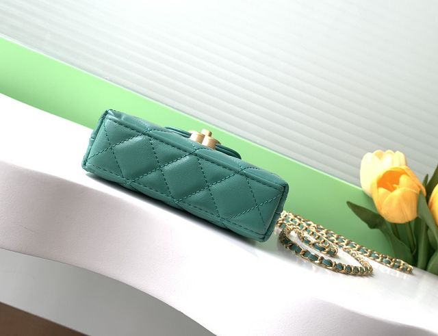 CC original calfskin clutch with chain AP3435 green