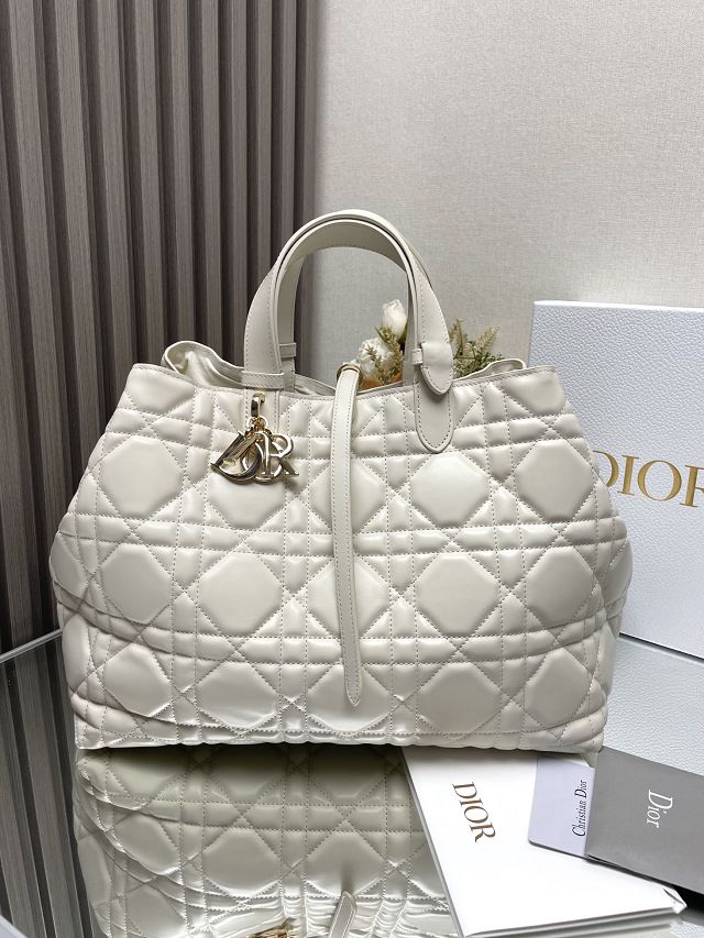 Dior original calfskin large toujours bag M2820 white