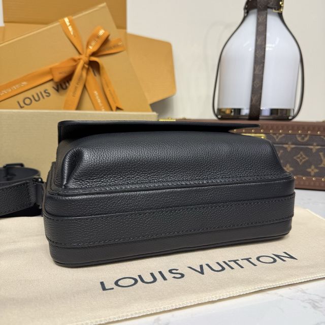 Louis vuitton original calfskin boarding messenger bag M15265 black