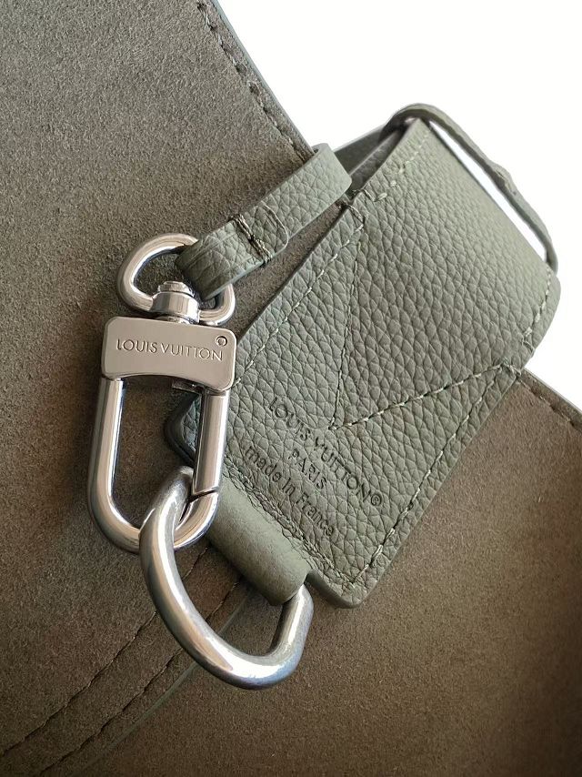 Louis vuitton original calfskin reversible verso hobo bag M26747 green