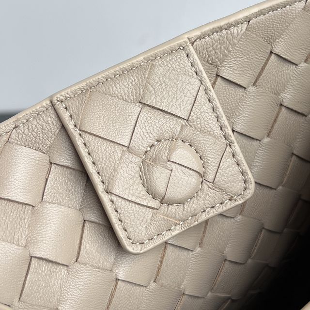 BV original lambskin large parachute shoulder bag 796571 ecru