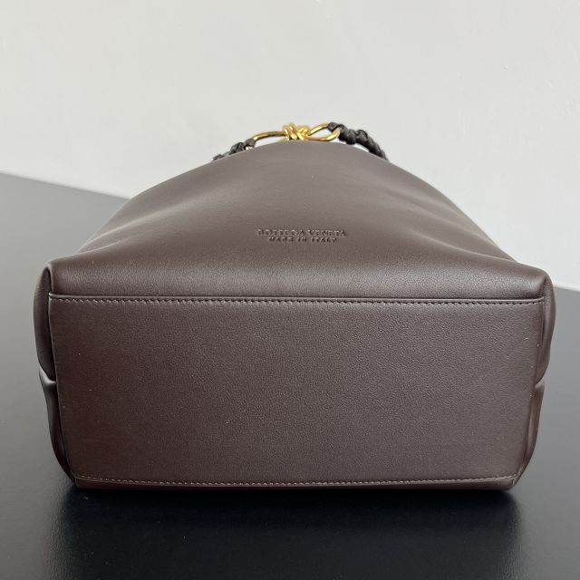 BV original calfskin andiamo bucket 844169 fondant