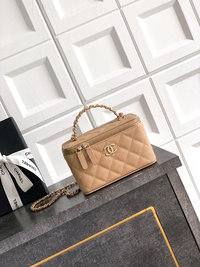 CC original grained calfskin vanity with chain AP4940