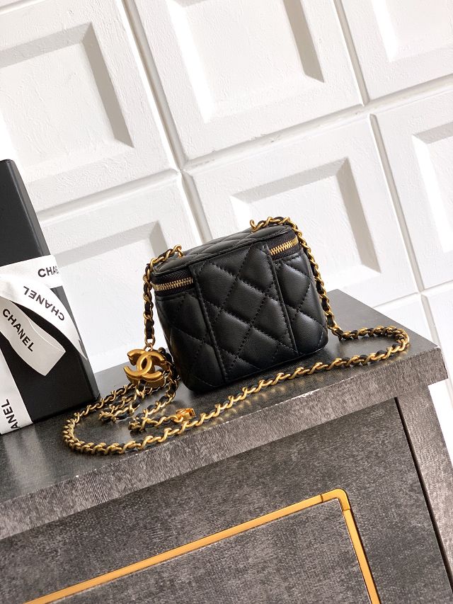 CC original lambskin small vanity with chain AP3937 black