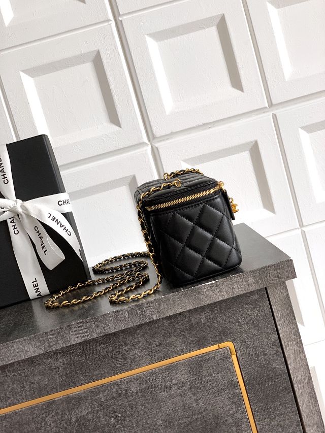 CC original lambskin vanity with chain AP3936 black