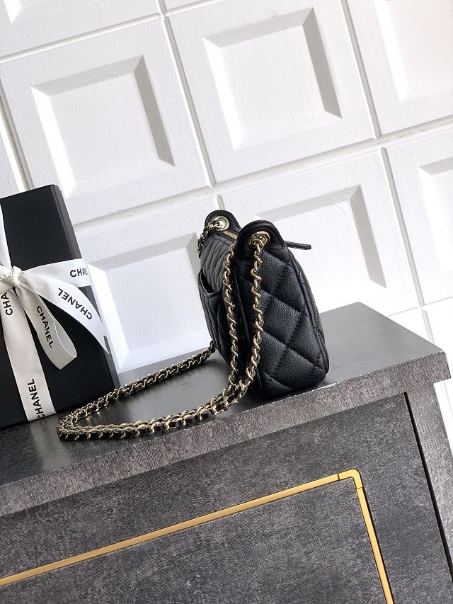 CC original grained calfskin clutch with chain AP4704 black