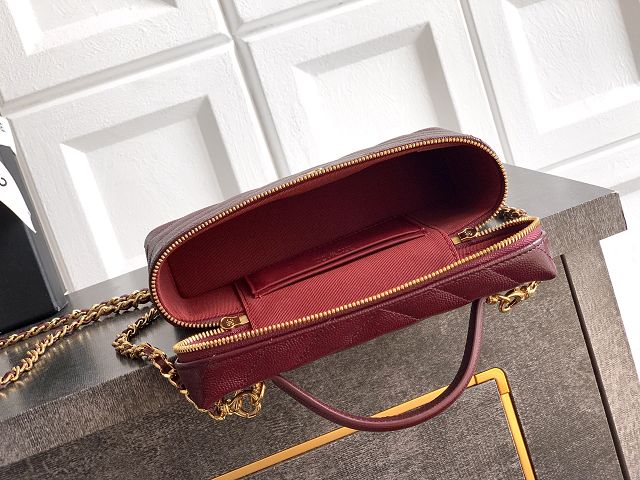 CC grained calfskin vanity with chain  AP5212 bordeaux