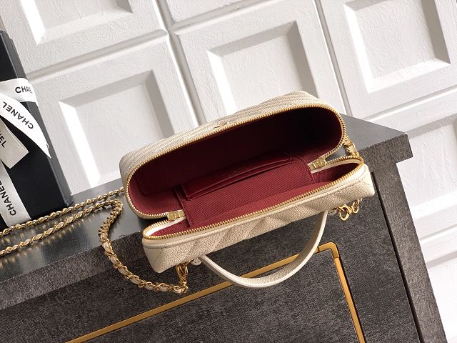 CC grained calfskin vanity with chain  AP5212 light beige