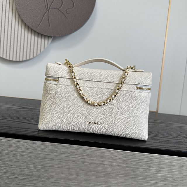 CC grained calfskin large vanity with chain AP5347 white