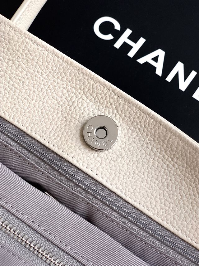 CC grained calfskin small tote bag AS2156 white