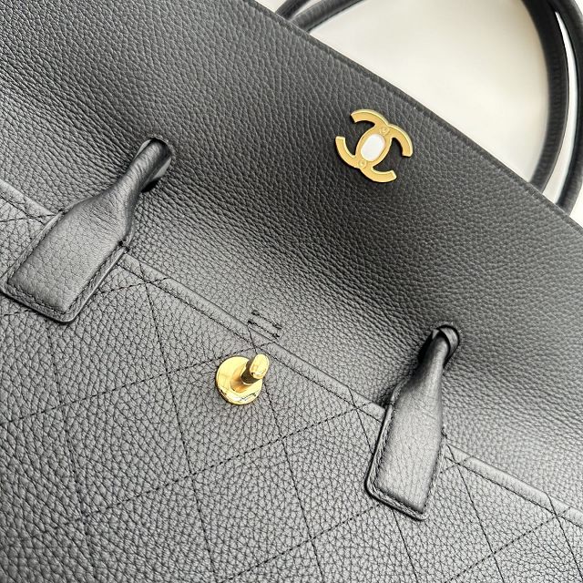 CC grained calfskin medium shopping bag AS6428 black