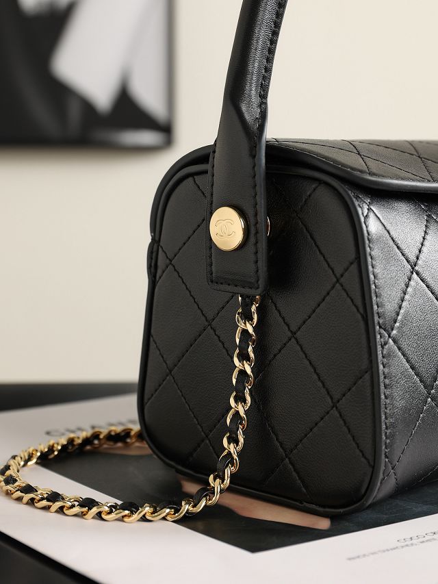 CC lambskin clutch with chain AP5294 black
