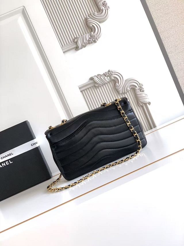 CC lambskin medium flap bag AS6497 black 