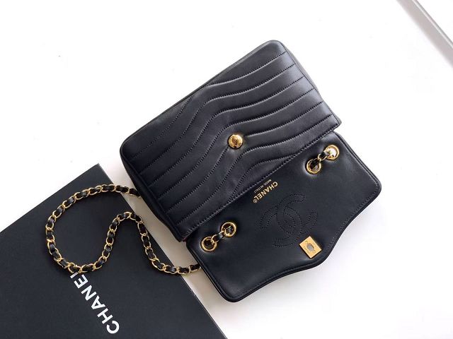 CC lambskin medium flap bag AS6497 black 