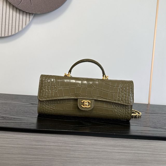 CC crocodile calfskin clutch with chain AP5280