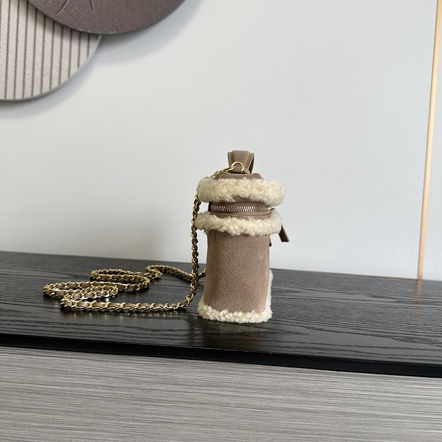 CC shearling large vanity with chain AP5347 