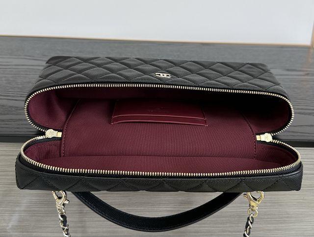 CC grained calfskin vanity with chain AP5436 black