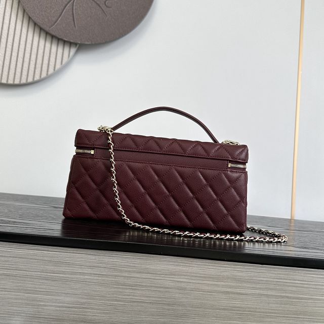 CC grained calfskin vanity with chain AP5436 bordeaux