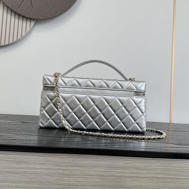 CC grained calfskin vanity with chain AP5436 silver 
