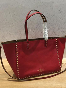 Valentino Garavani Rockstud calfskin shopper bag 0579 red