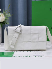 BV original aged calfskin cassette crossbody bag 667298 white